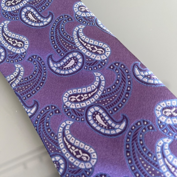 Michael Kors purple tie paisley - Picture 3 of 3